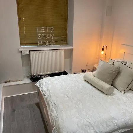 Central Connection: Double Room in Heart of City London Exterior photo